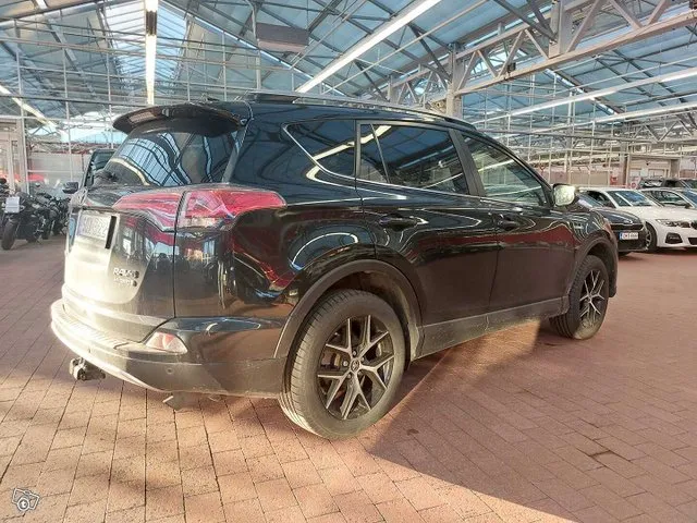 Toyota RAV4 2,5 Hybrid AWD Style - Navigointi, Vetokoukku, 3 Image 2